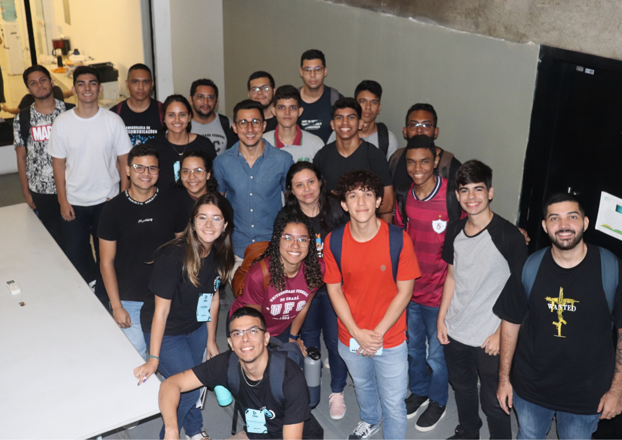 Estudantes dos cursos de Engenharia da UFC fazem visita técnica à Etice