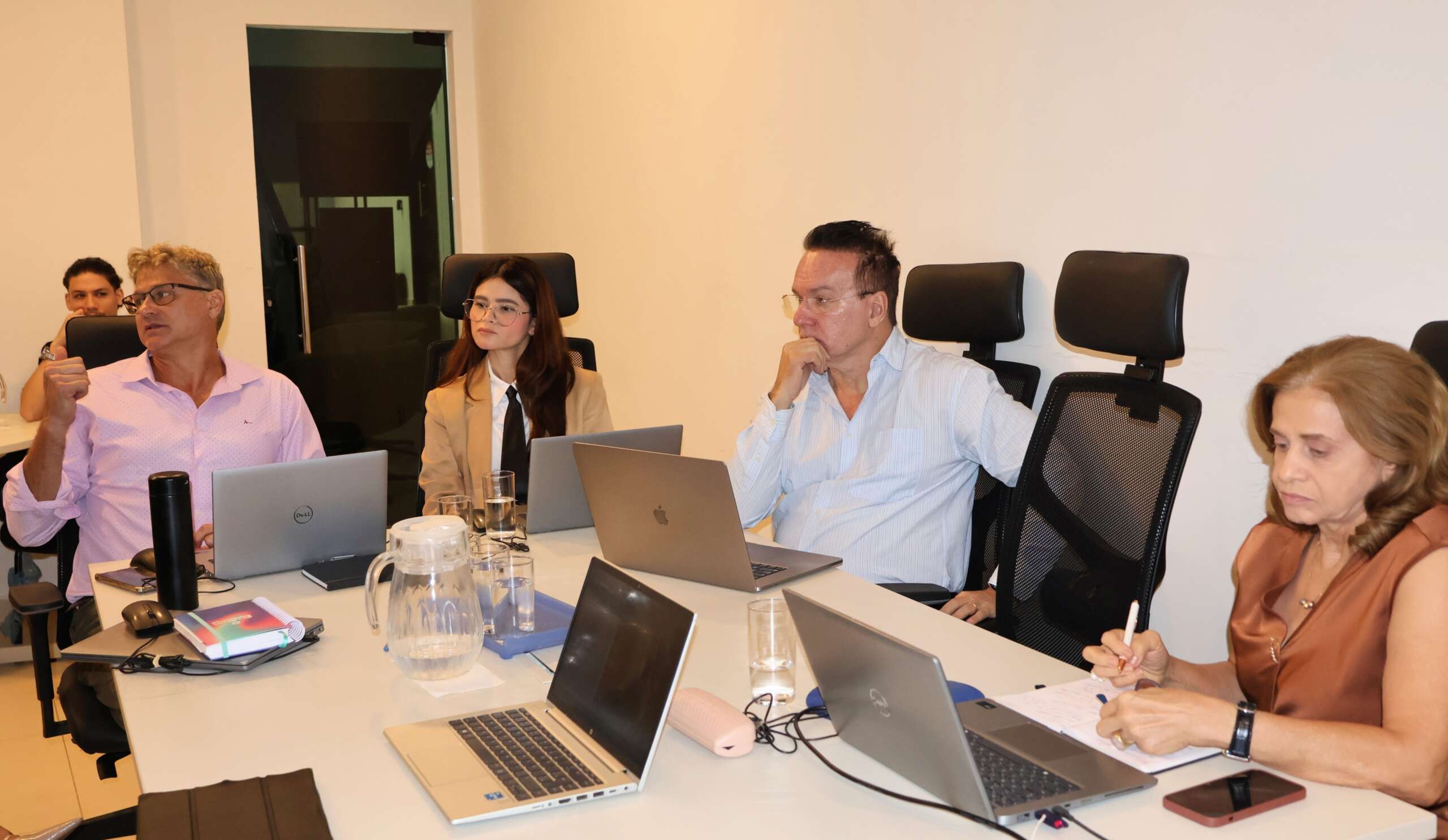 Etice realiza 4ª reunião mensal de indicadores e reforça alinhamento estratégico entre áreas
