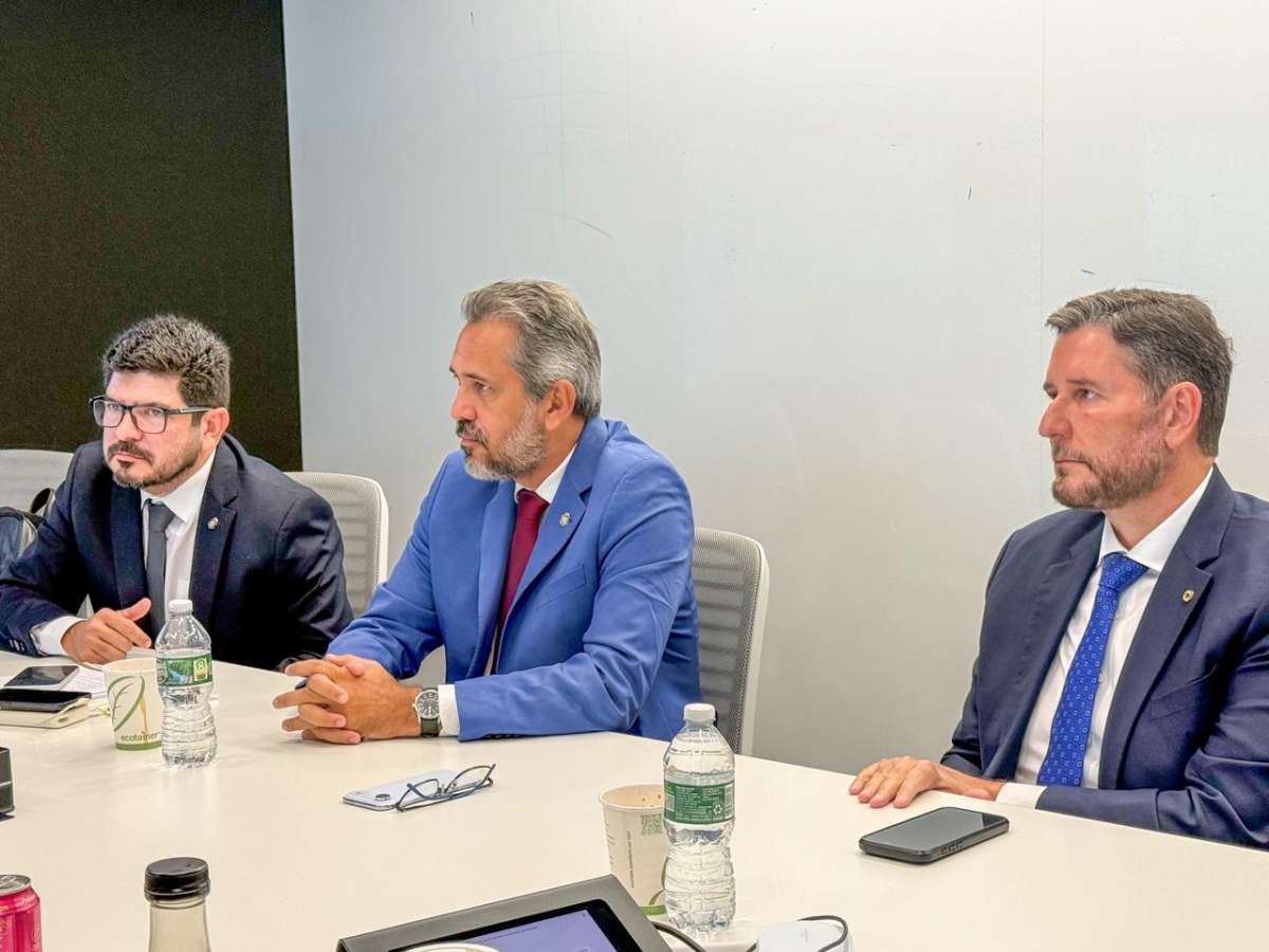 Em Nova Iorque, governador Elmano de Freitas participa de reunião com representantes do TikTok